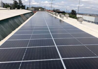 Usina de Energia Solar – Empresa Ampla – Cidade Contagem – Potencia 67,84 Kwp – 128 Placas Fotovoltaicas